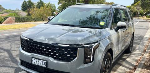Kia CARNIVAL 2025