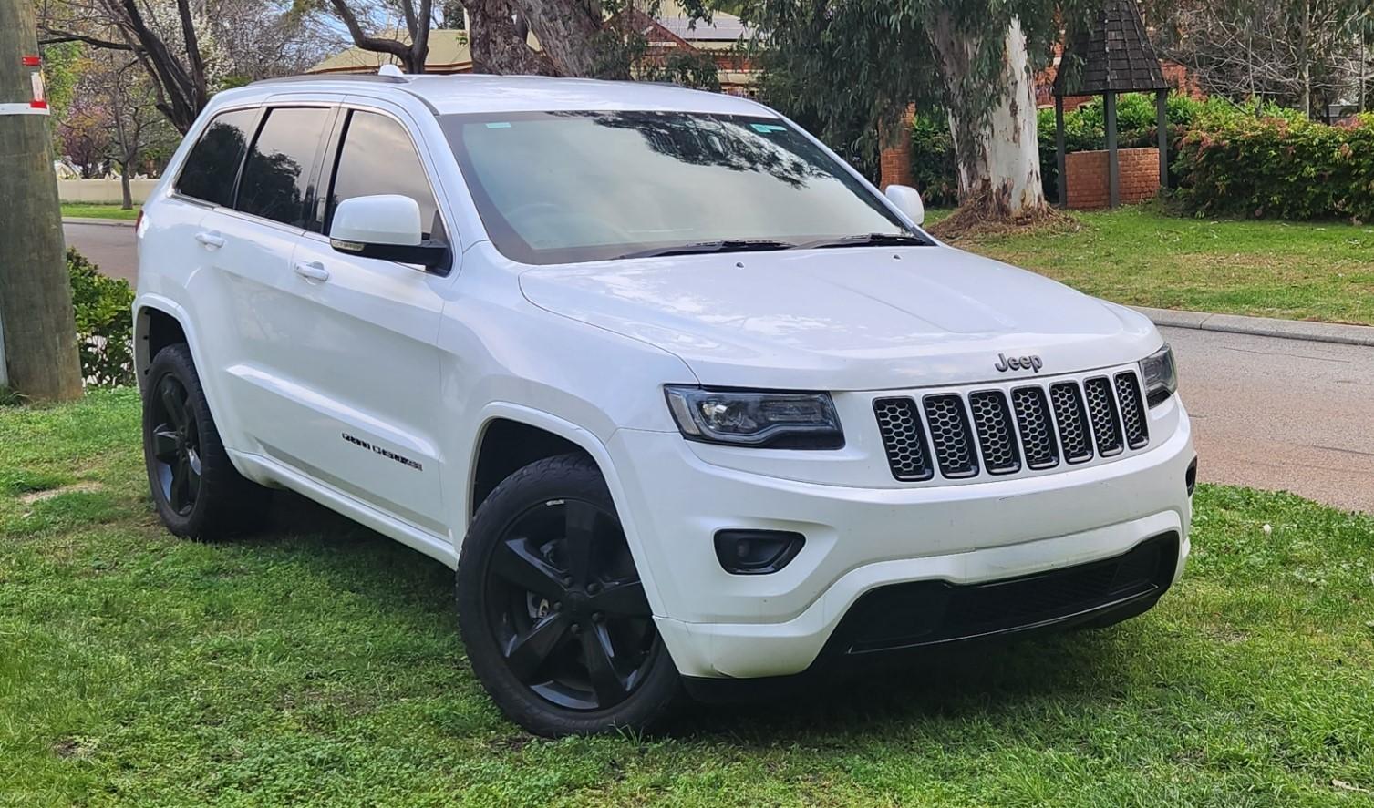 Jeep GRAND CHEROKEE 2014 in Guildford
