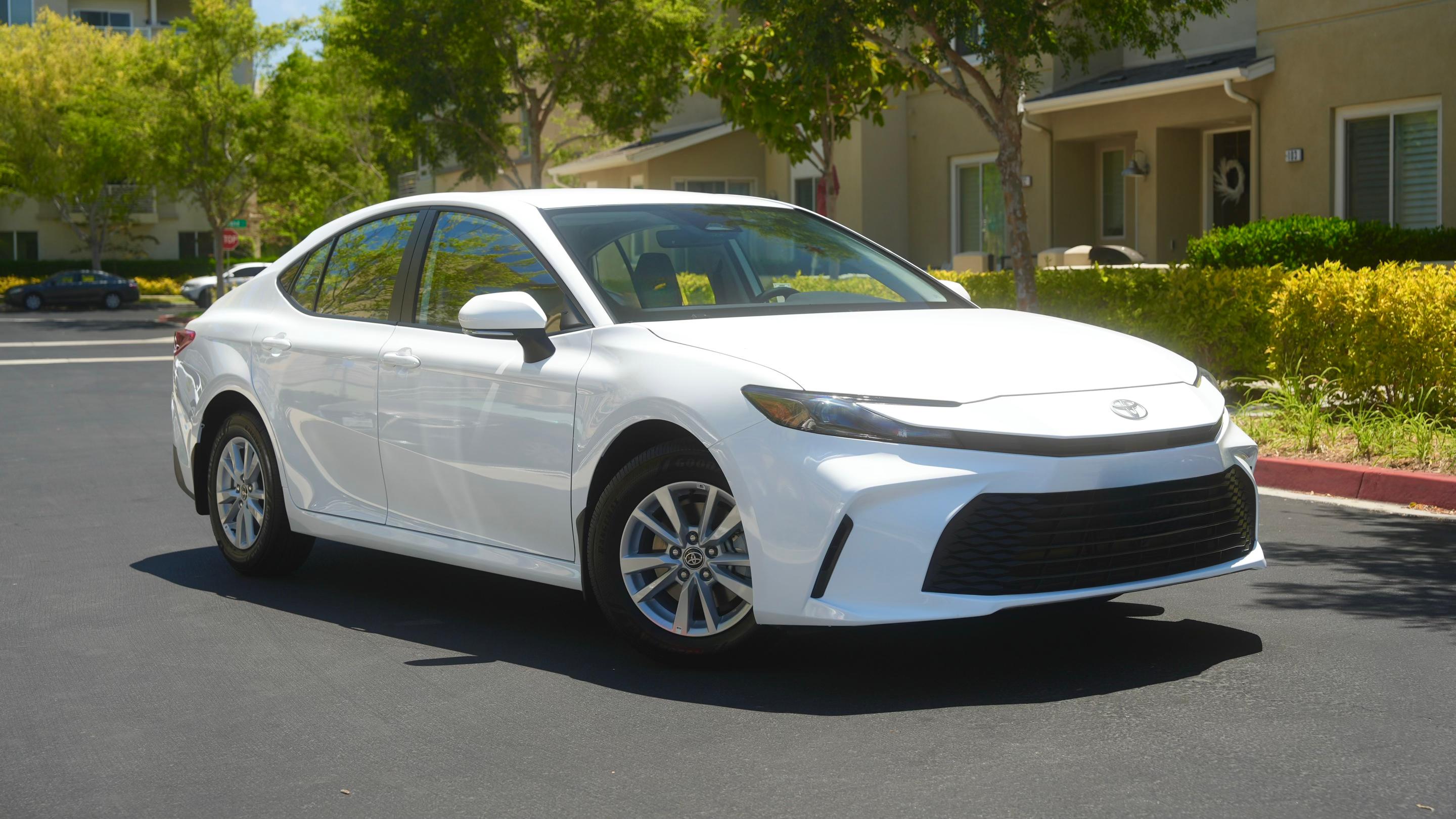 Toyota Camry Hybrid 2025 in 