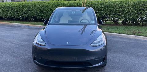 Tesla Model Y 2023