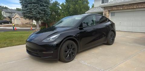 Tesla Model Y 2024