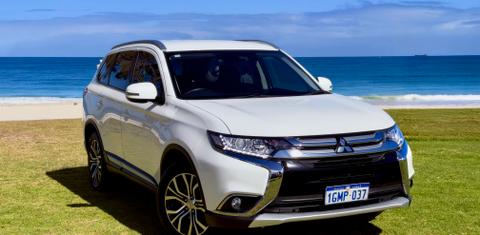 Mitsubishi OUTLANDER 2018