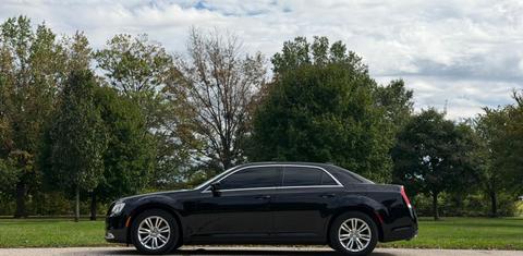 Chrysler 300 2021