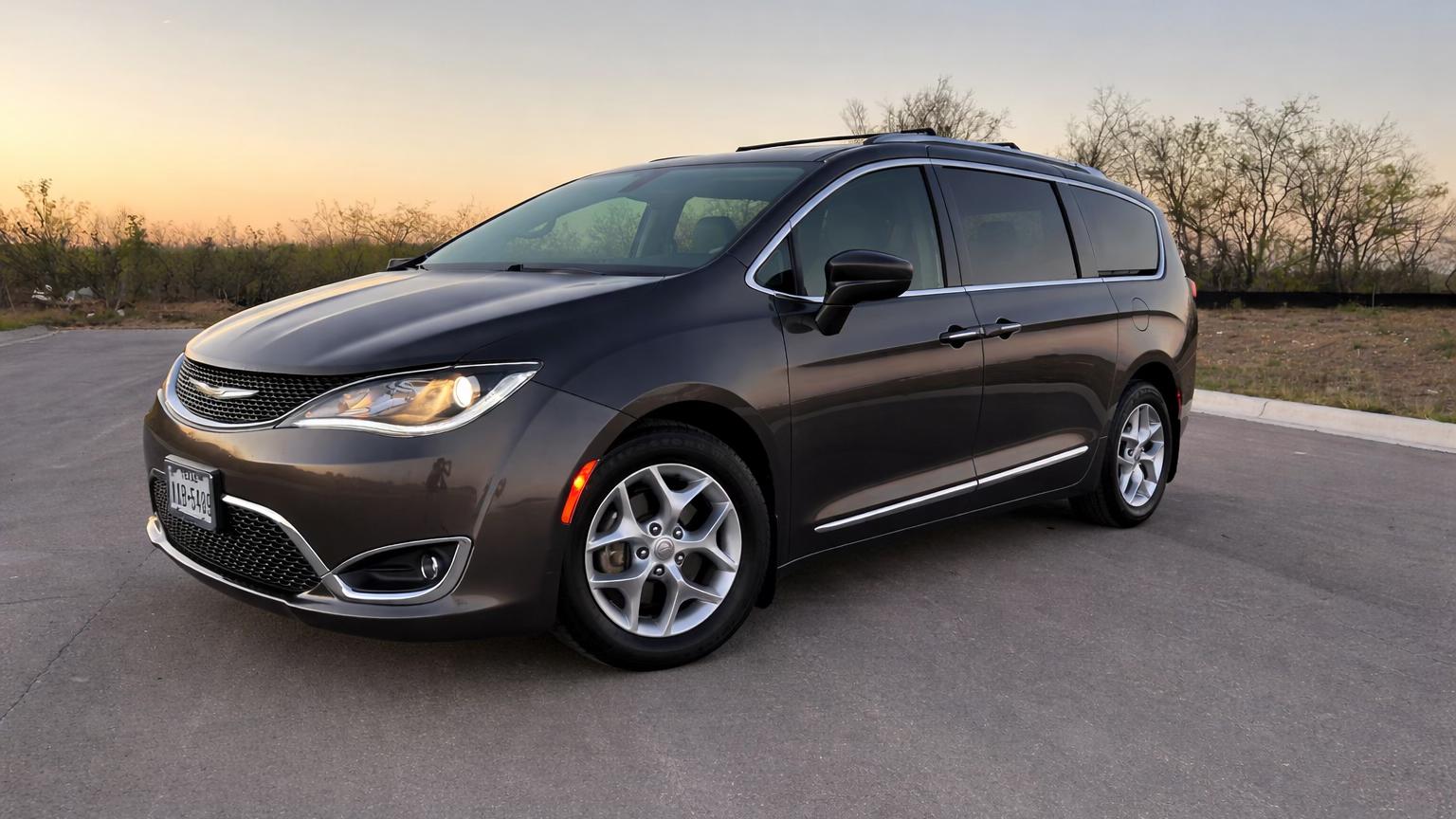 Chrysler Pacifica 2017 in Buda, TX