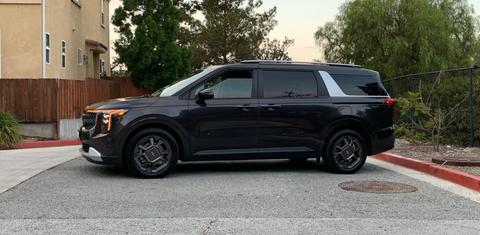 Kia Carnival Hybrid 2026