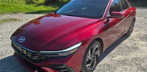 Hyundai Elantra 2024