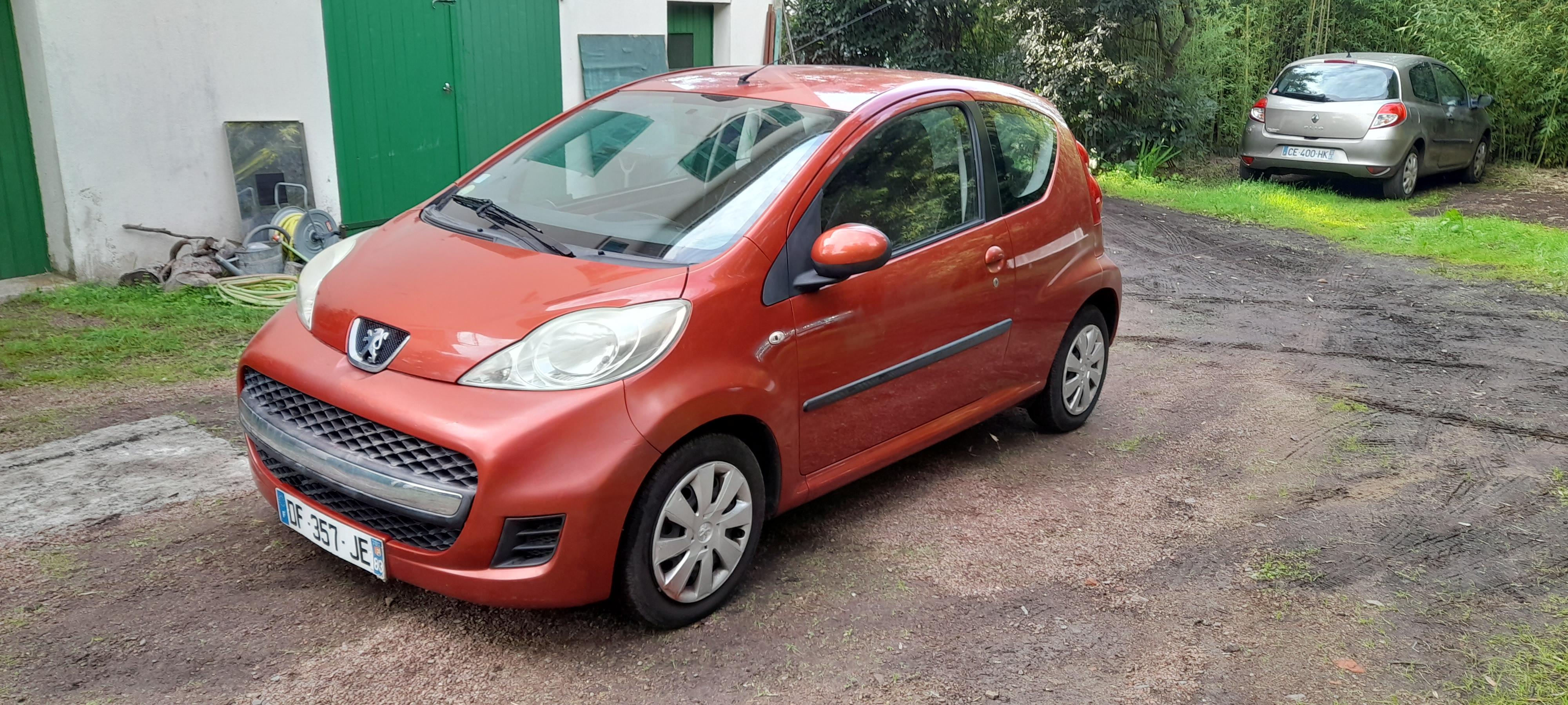 Peugeot 107 2009 à Saint-Raphaël