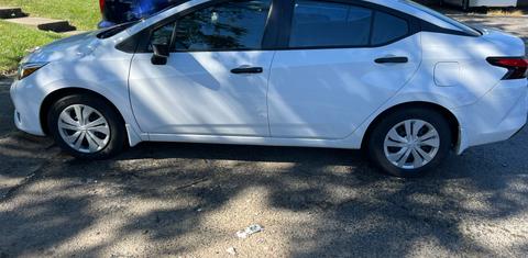 Nissan Versa 2024