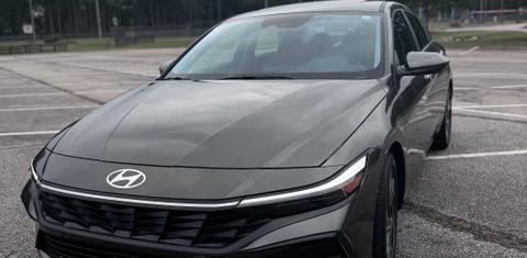 Hyundai Elantra 2024