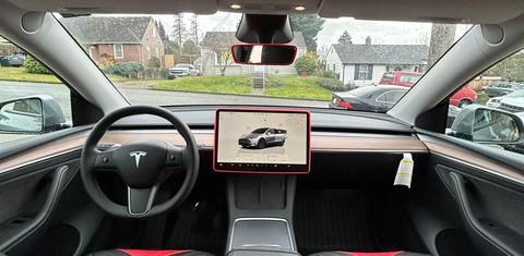 Tesla Model Y 2025