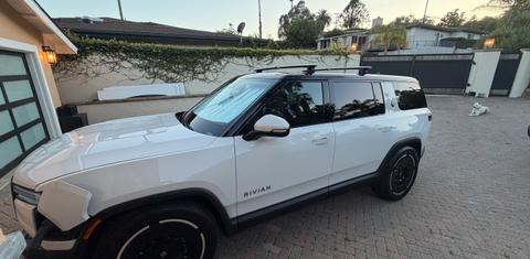 Rivian R1S 2025