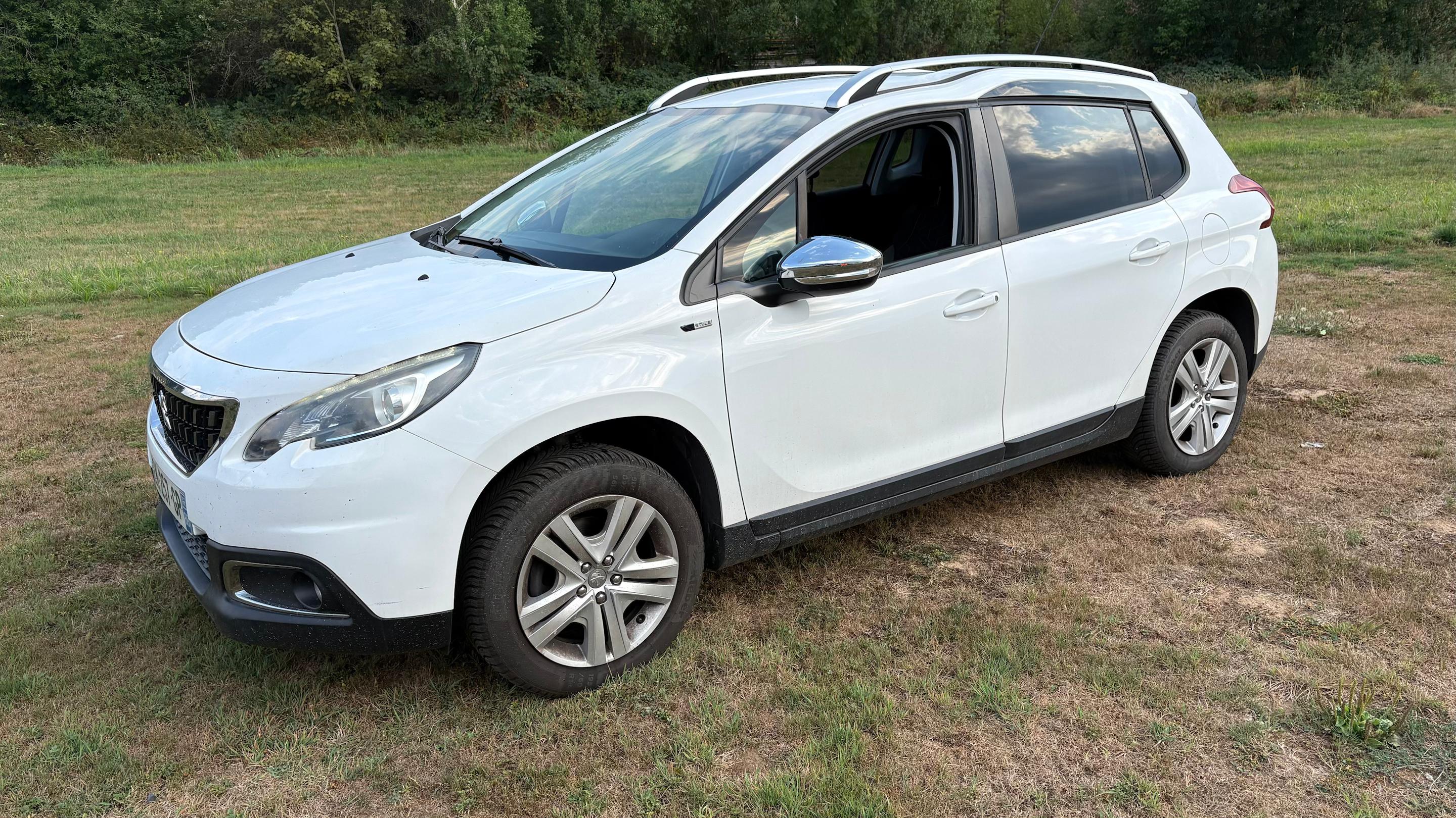 Peugeot 2008 2017 à Entre-Deux-Eaux