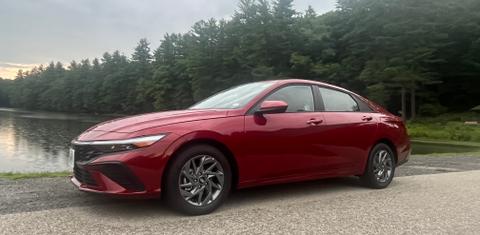 Hyundai Elantra 2024