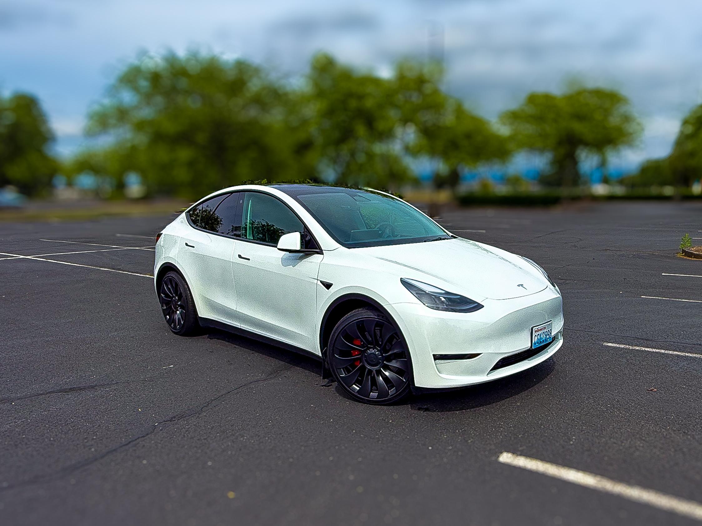 Tesla Model Y 2023 in Vancouver, WA