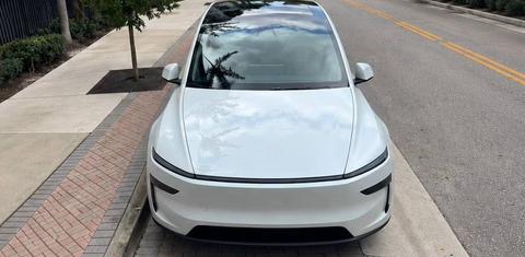 Tesla Model Y 2026