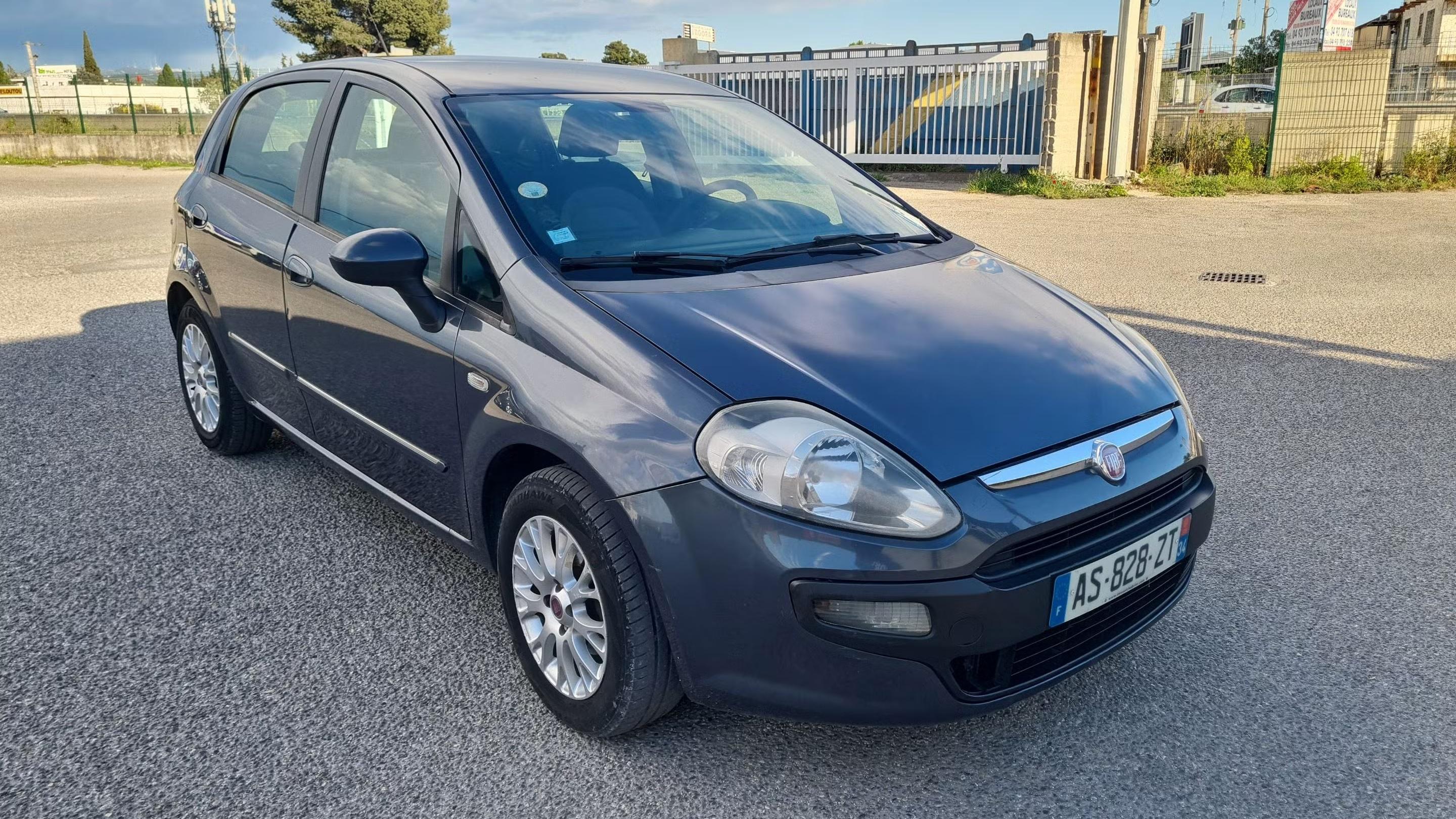 FIAT PUNTO EVO 2010 in Vitrolles