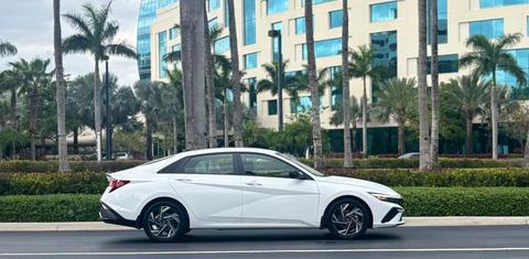 Hyundai Elantra 2025