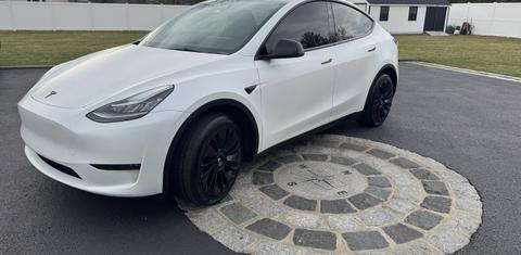 Tesla Model Y 2023