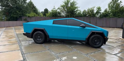 Tesla Cybertruck 2026