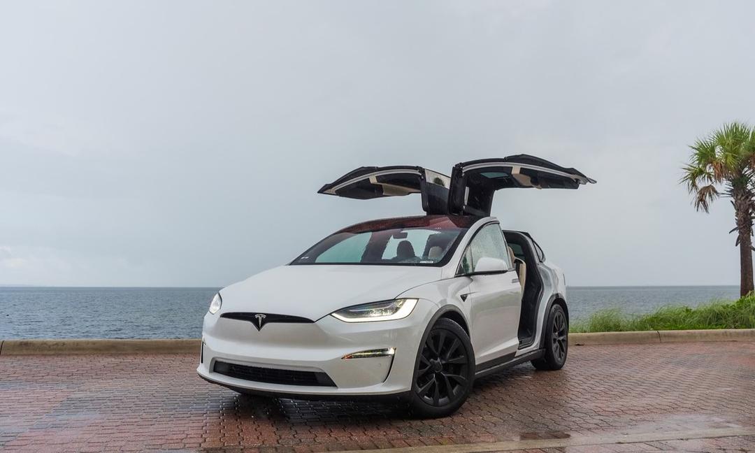Tesla Model X 2023