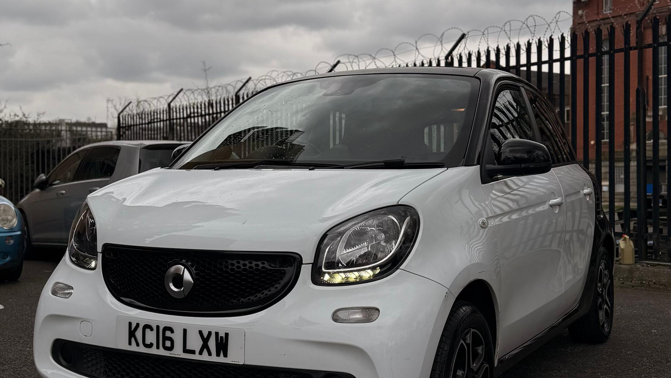 smart forfour 2016 rental in London, England by Samuel S. | Turo