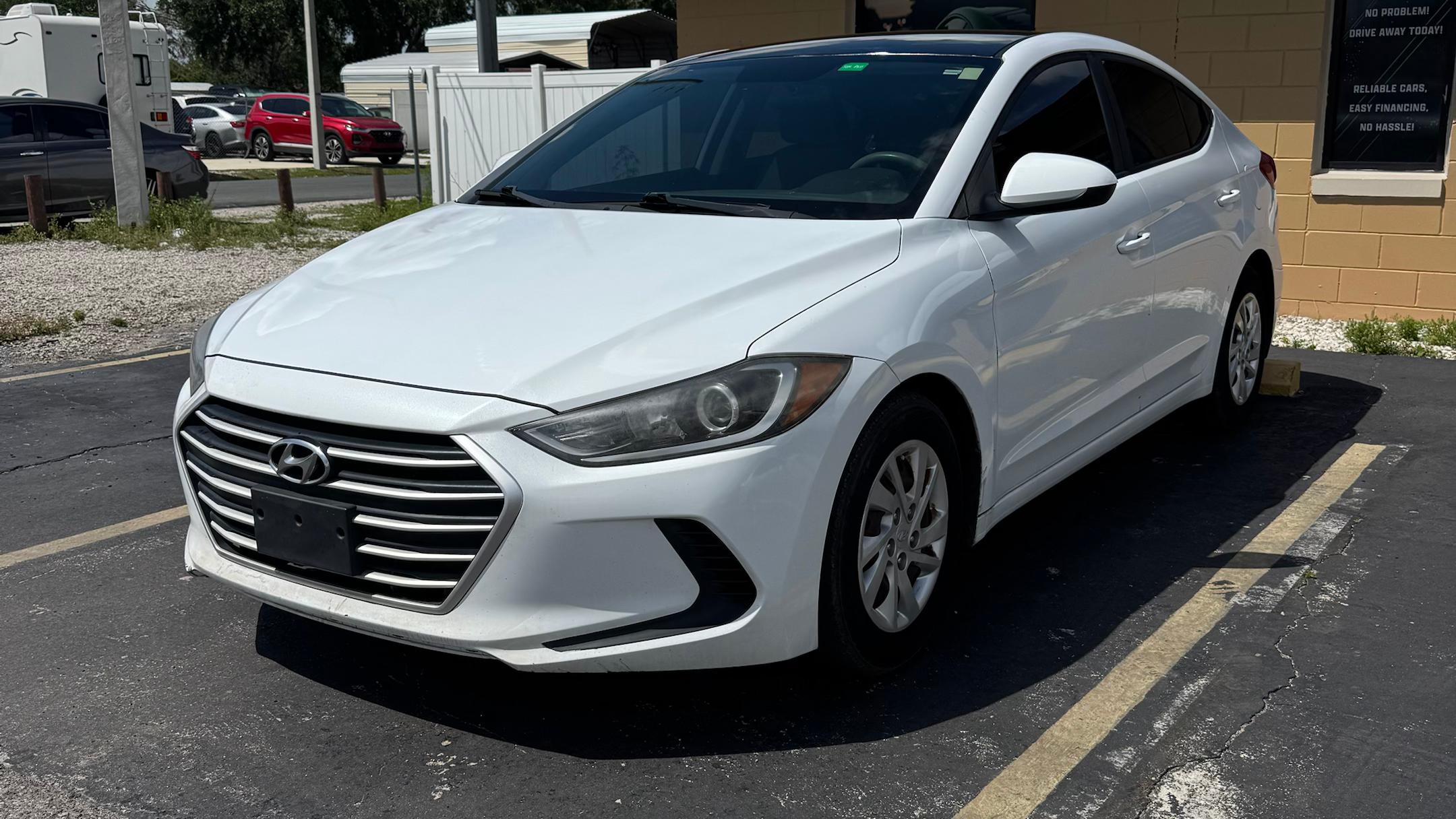 Hyundai Elantra 2017 in 