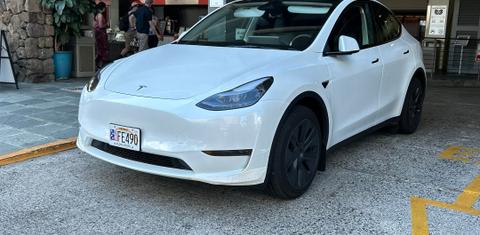 Tesla Model Y 2025