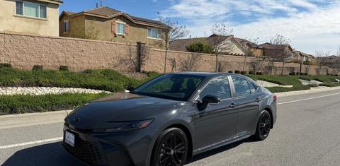 Toyota Camry Hybrid 2026