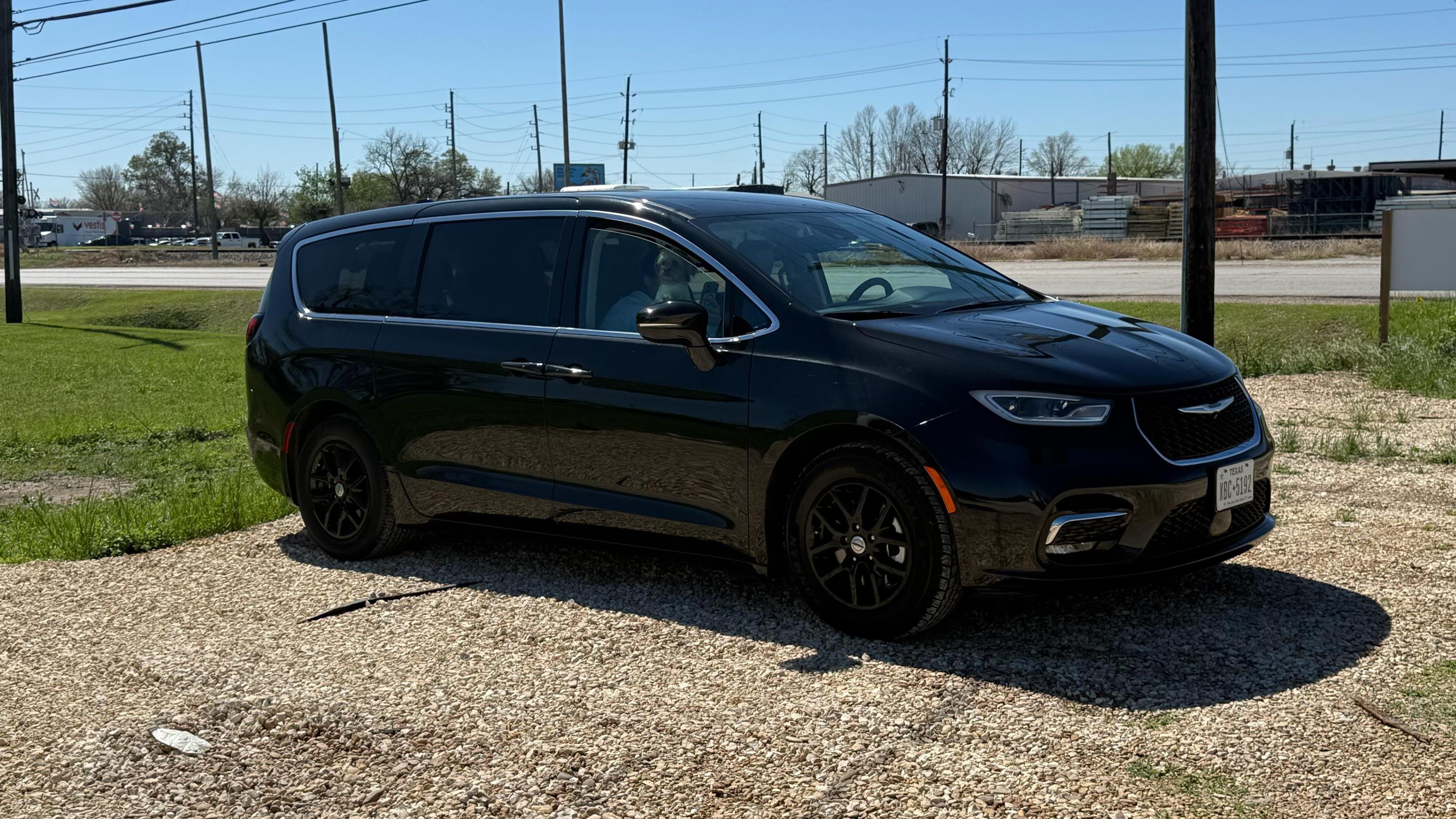 Chrysler Pacifica 2024 in Houston, TX