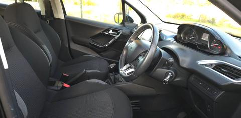 Peugeot 208 2015