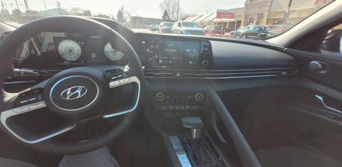 Hyundai Elantra 2022