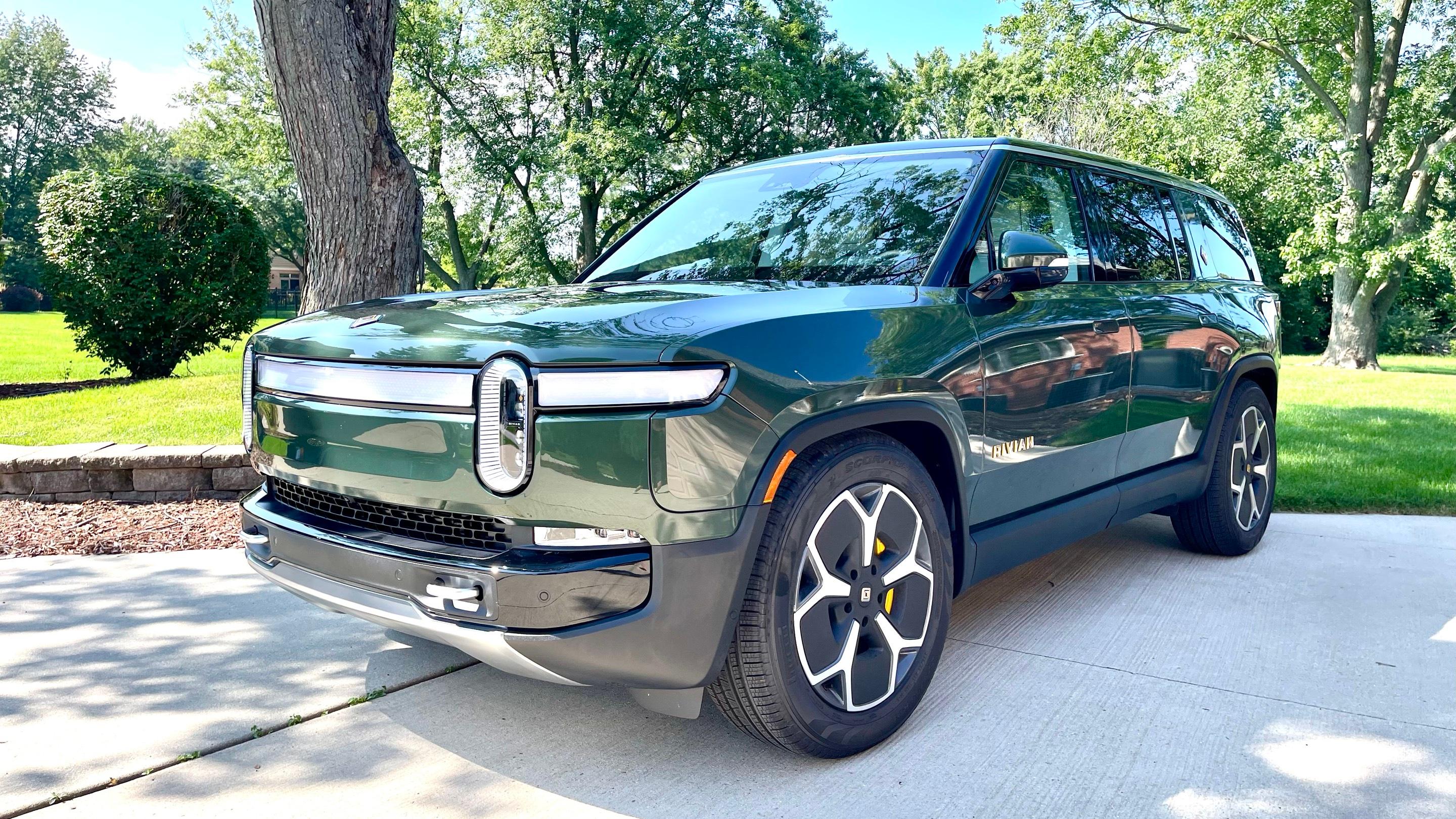 Rivian R1S 2023 in Chicago, IL