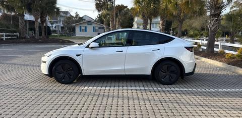 Tesla Model Y 2026