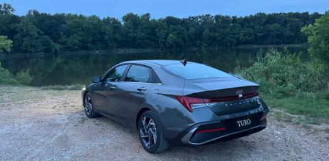 Hyundai Elantra 2025
