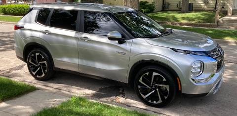 Mitsubishi Outlander PHEV 2023
