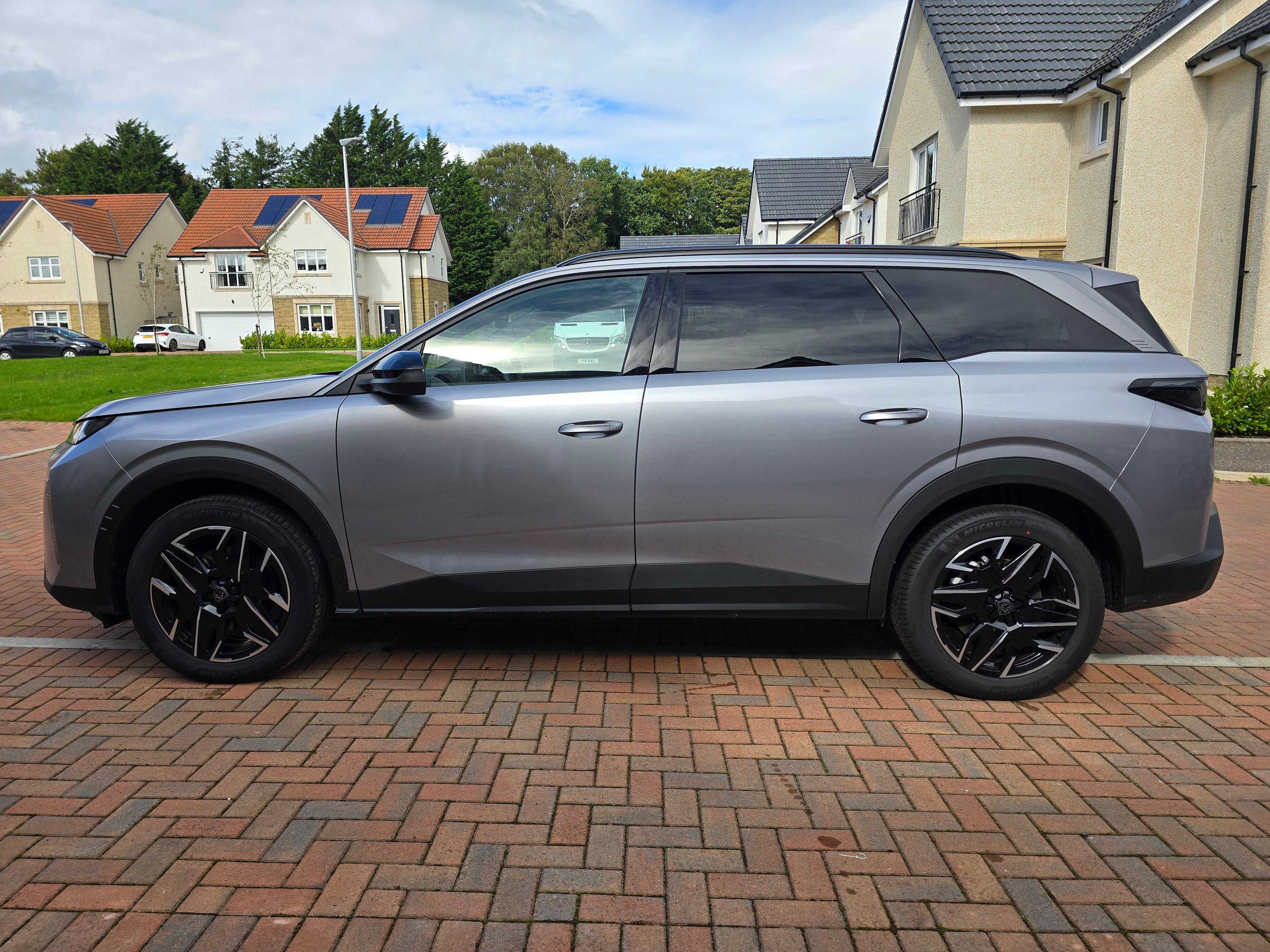 Peugeot 5008 2025 in Newton Mearns