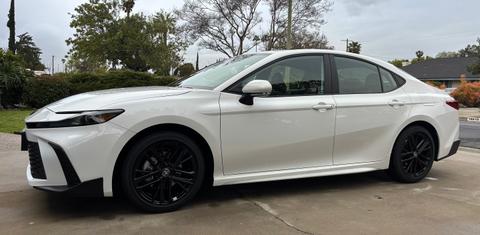 Toyota Camry Hybrid 2025