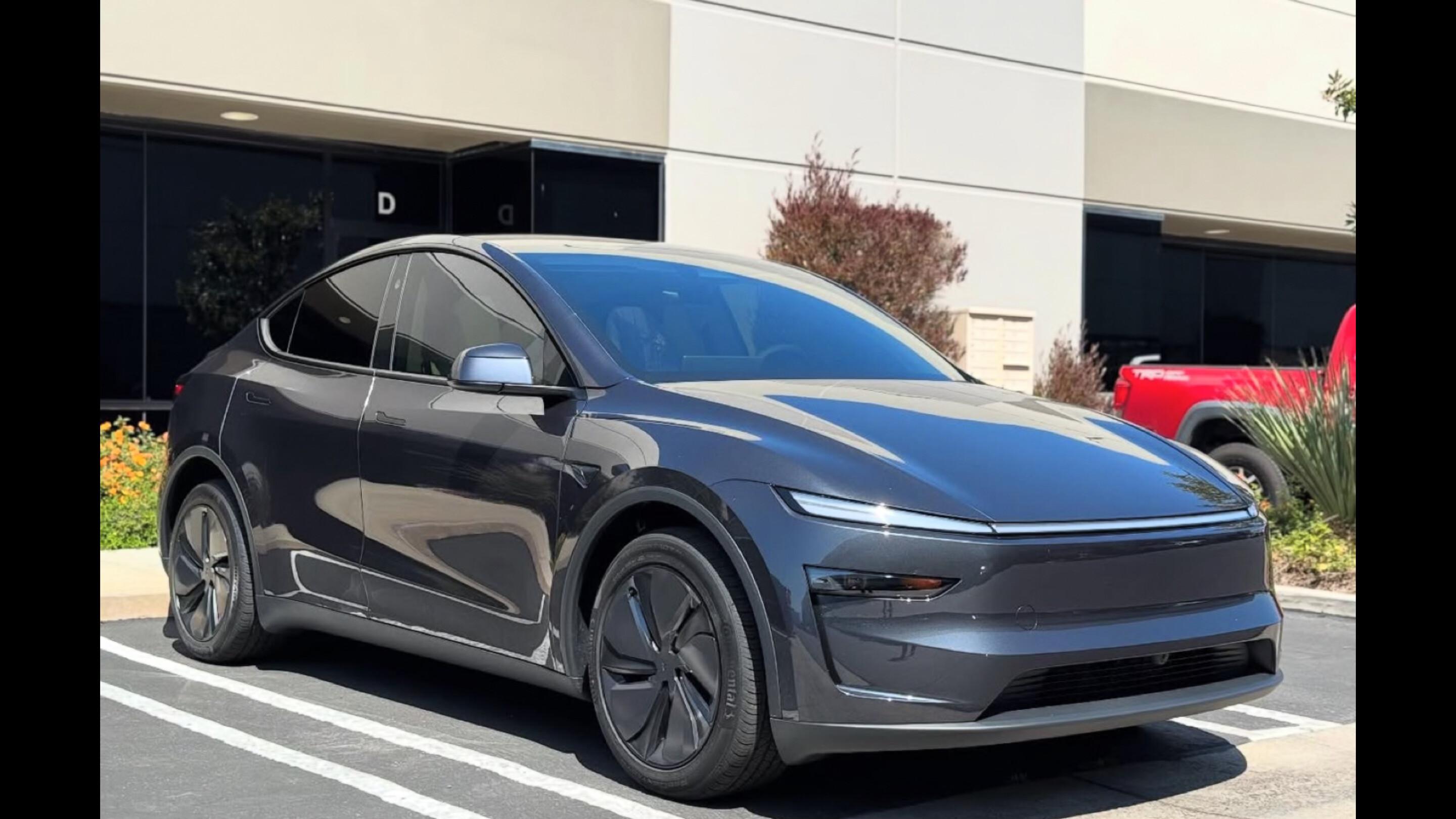 Tesla Model Y 2026 in Panama City, FL