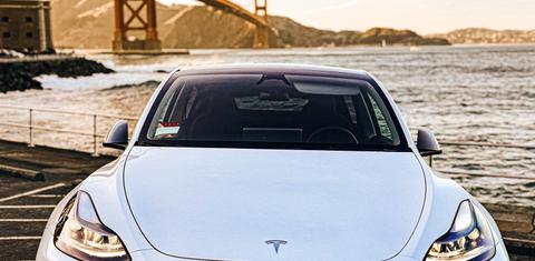 Tesla Model Y 2024