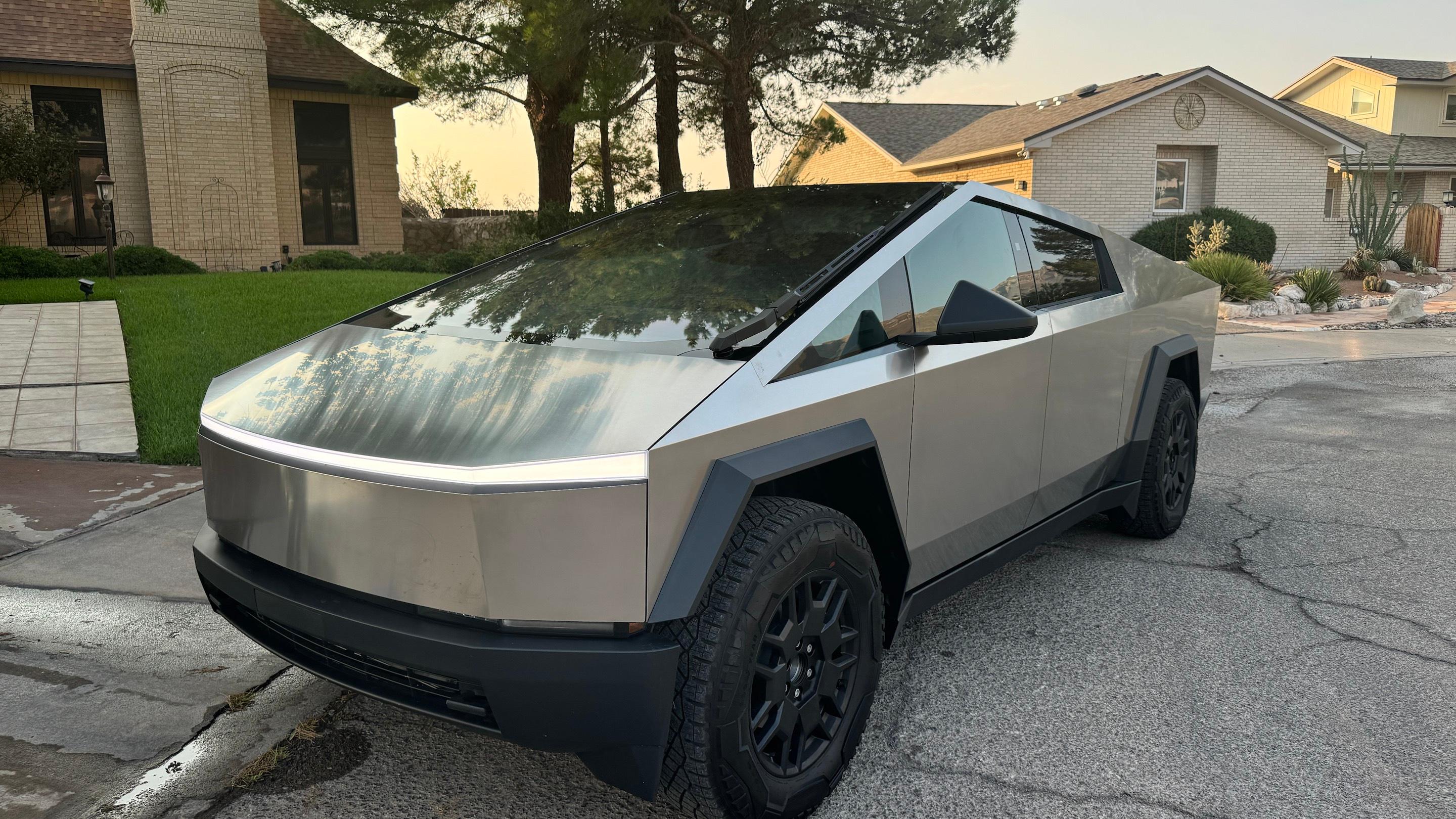 Tesla Cybertruck 2024 in El Paso, TX