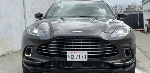 Aston Martin DBX 2021