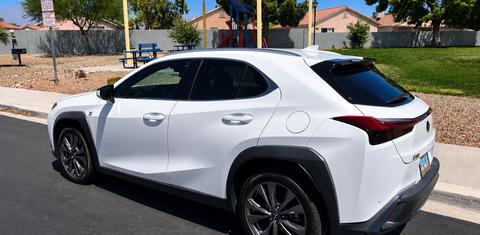 Lexus UX 2021
