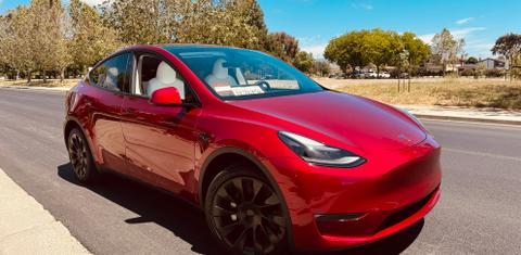 Tesla Model Y 2024
