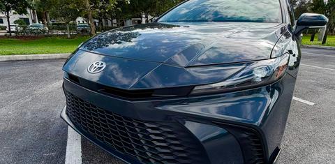 Toyota Camry Hybrid 2025