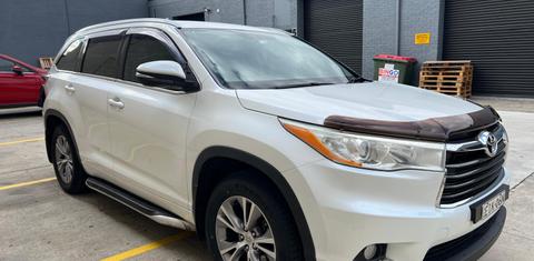 Toyota KLUGER 2015