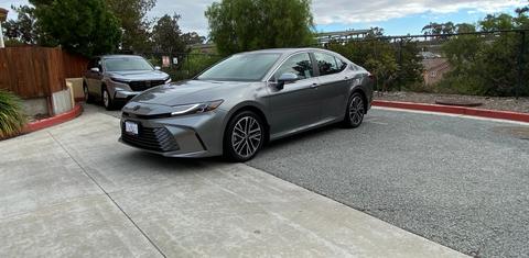 Toyota Camry Hybrid 2026