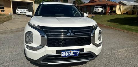 Mitsubishi OUTLANDER 2025