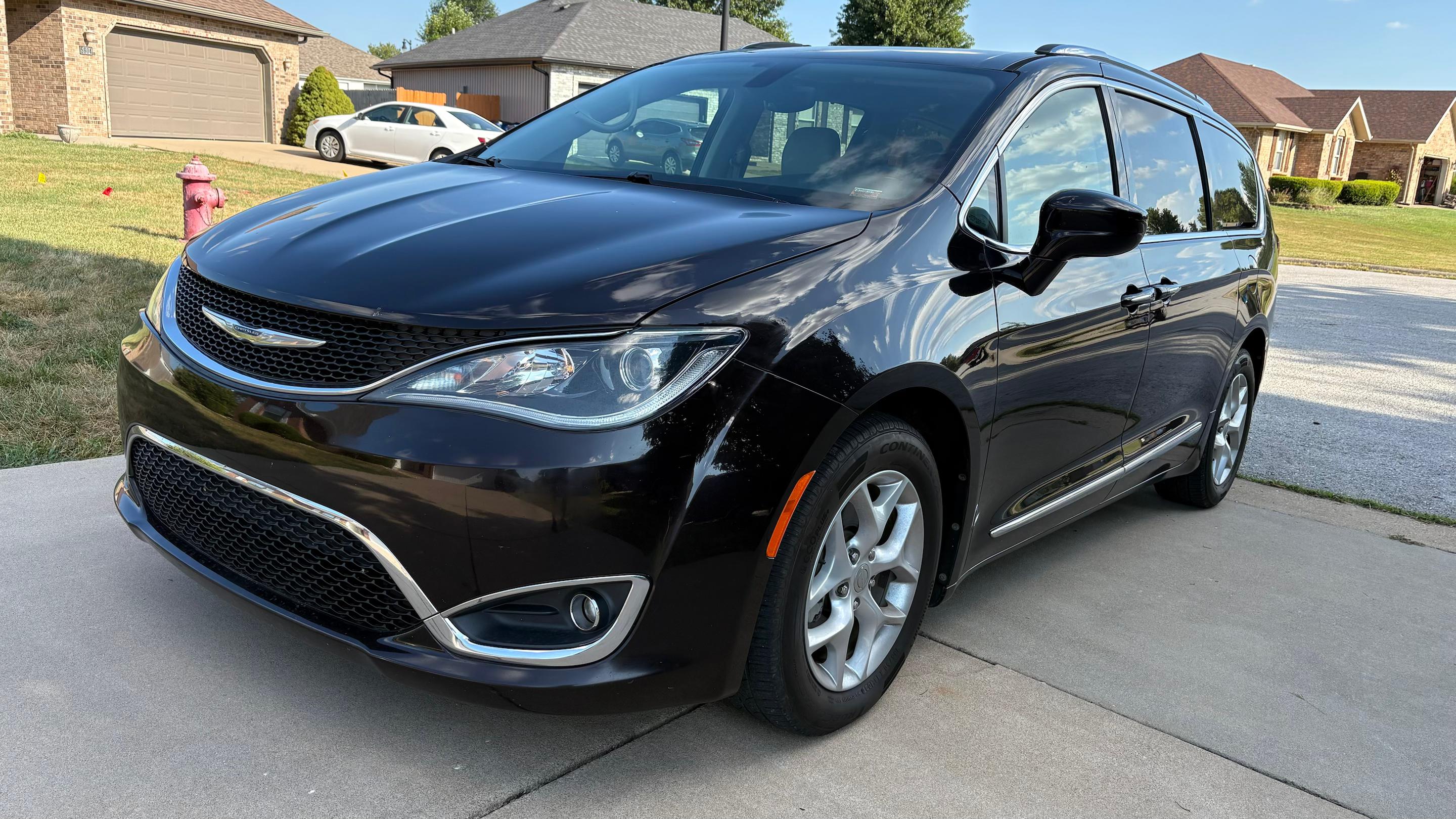 Chrysler Pacifica 2017 in 