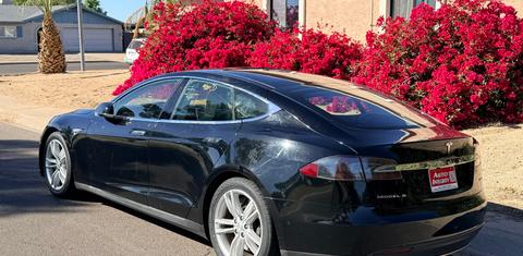 Tesla Model S 2015