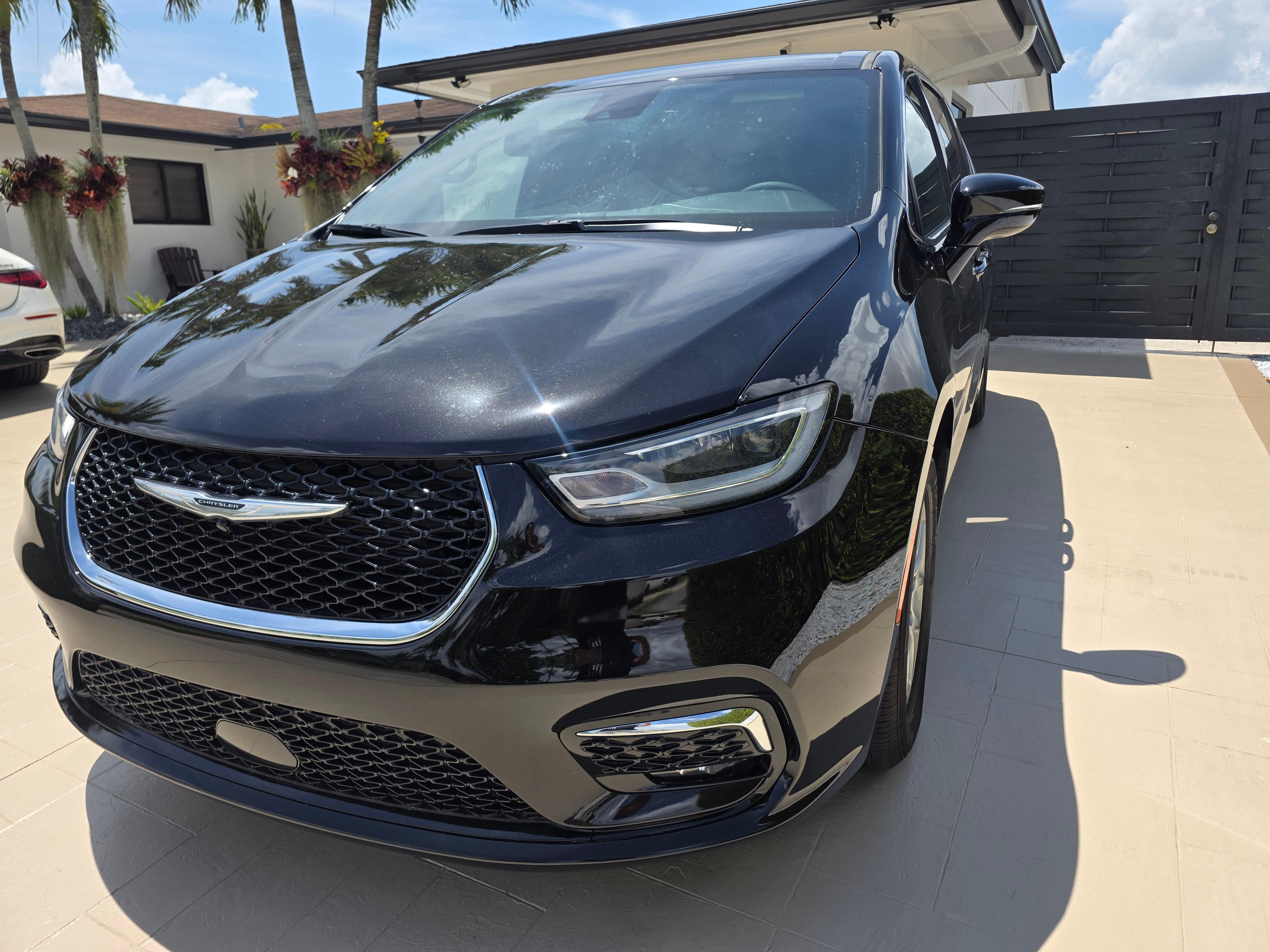 Chrysler Pacifica 2026 in Miami, FL